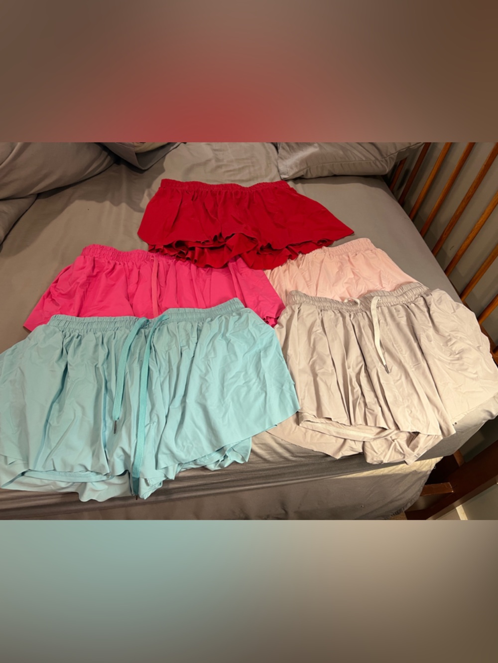 Women’s ' Elastic Waist Ruffle Shorts - Multiple Colors size medium